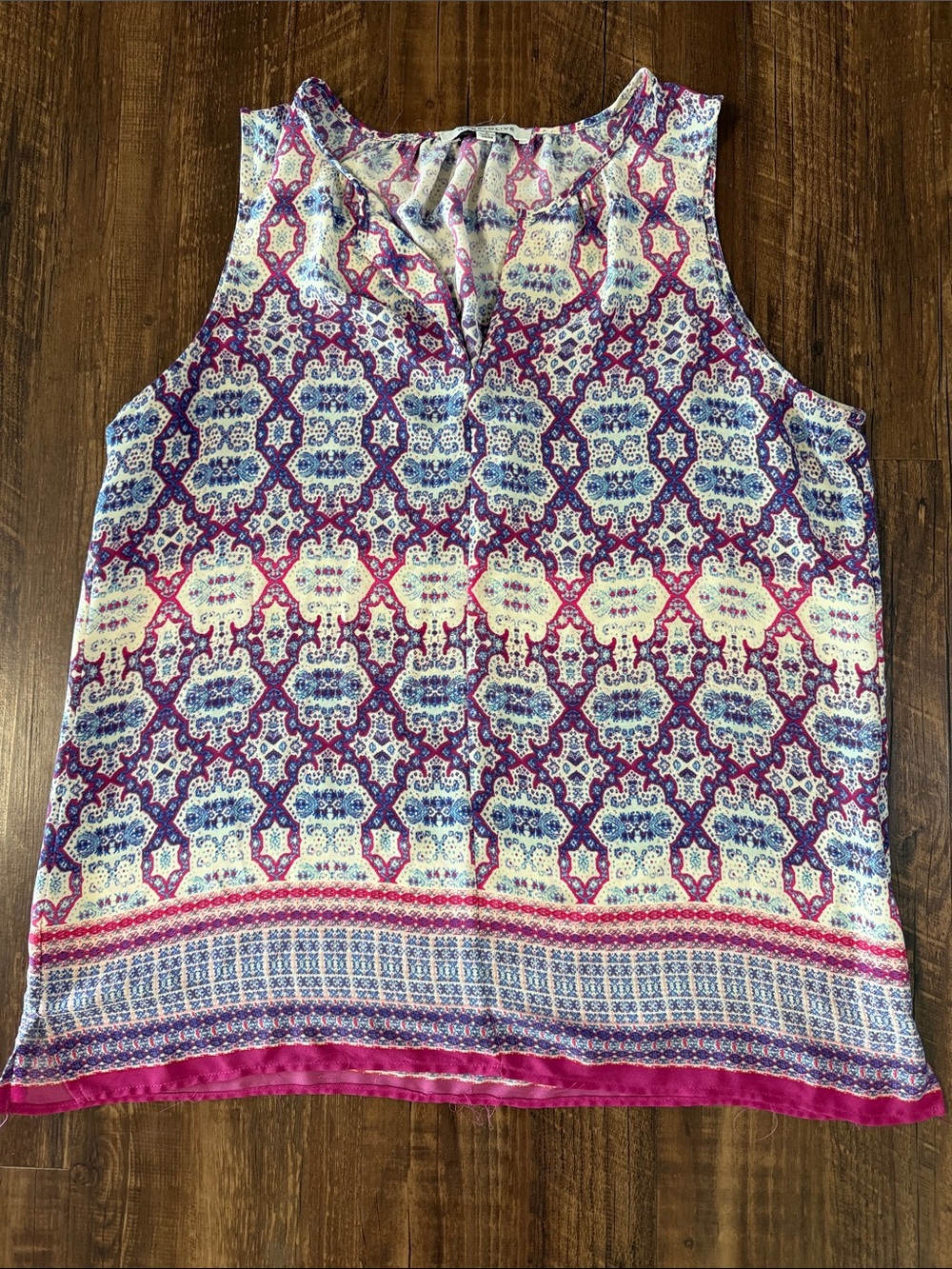 Rose & Olive Sleeveless V Neck Printed Camisole in Pink and Blue Large